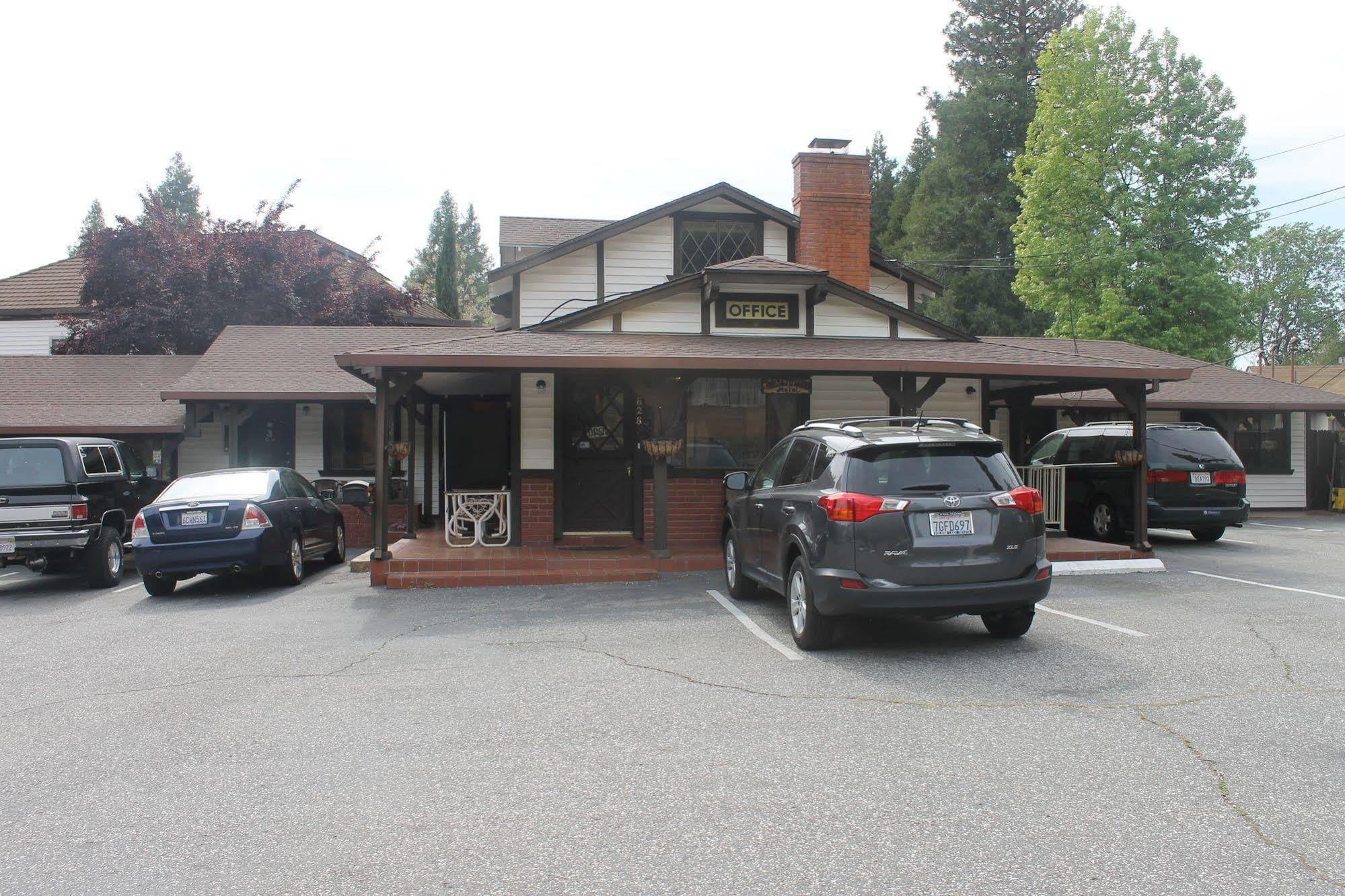 Motel Coach N Four Grass Valley Exteriér fotografie
