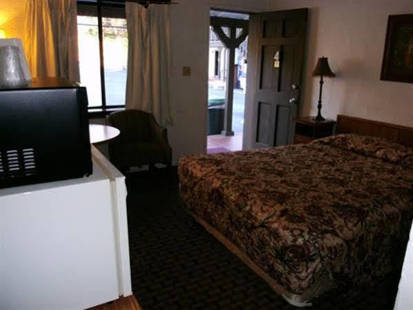 Motel Coach N Four Grass Valley Exteriér fotografie